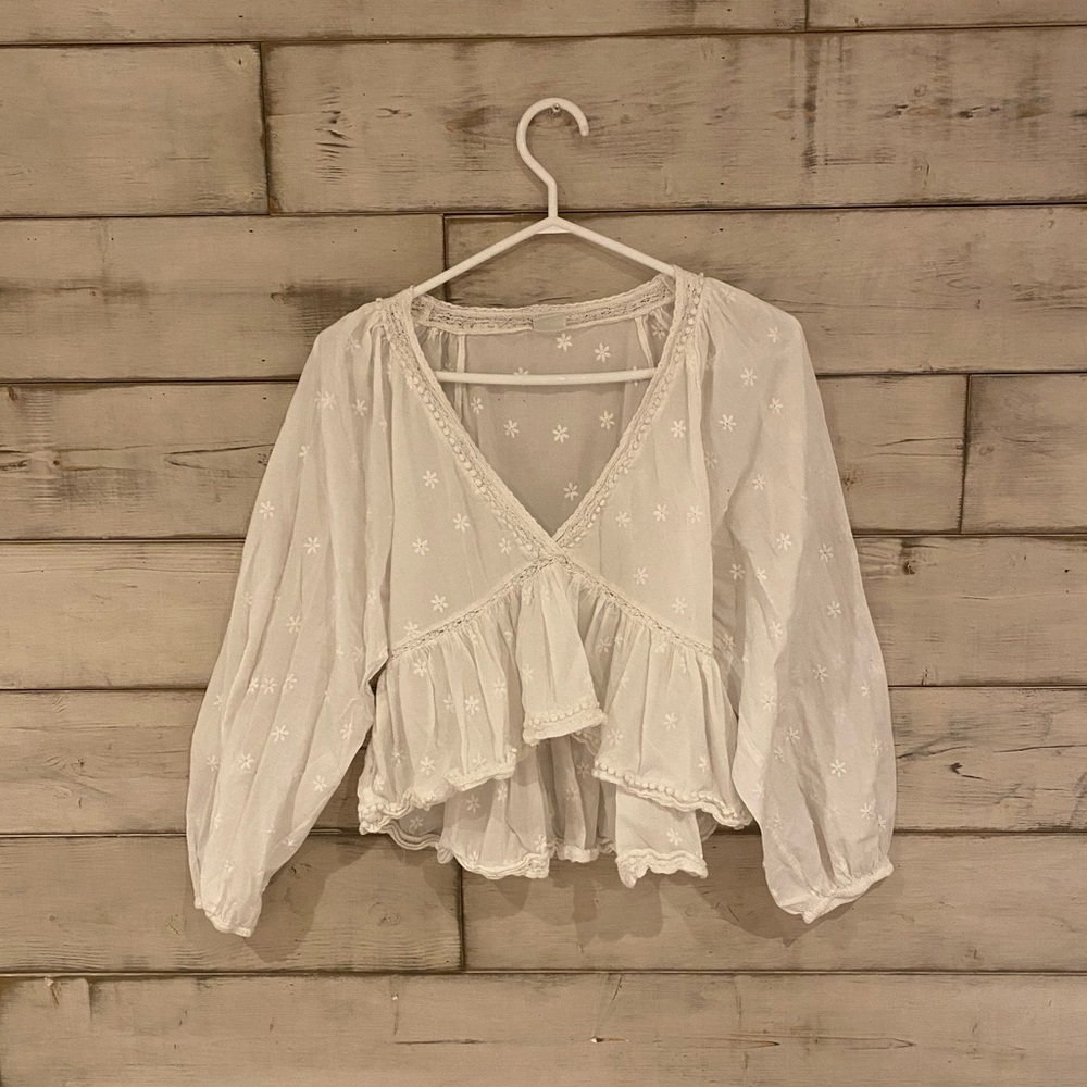 🚩SOLD- Artizia - Sunday Best - white embroidered boho Blouse. - Picture 2 of 11